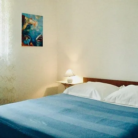 Palm Tree House Apartament *