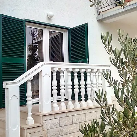 Palm Tree House Apartment *