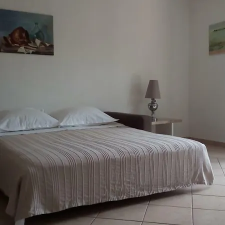 Palm Tree House Apartman *